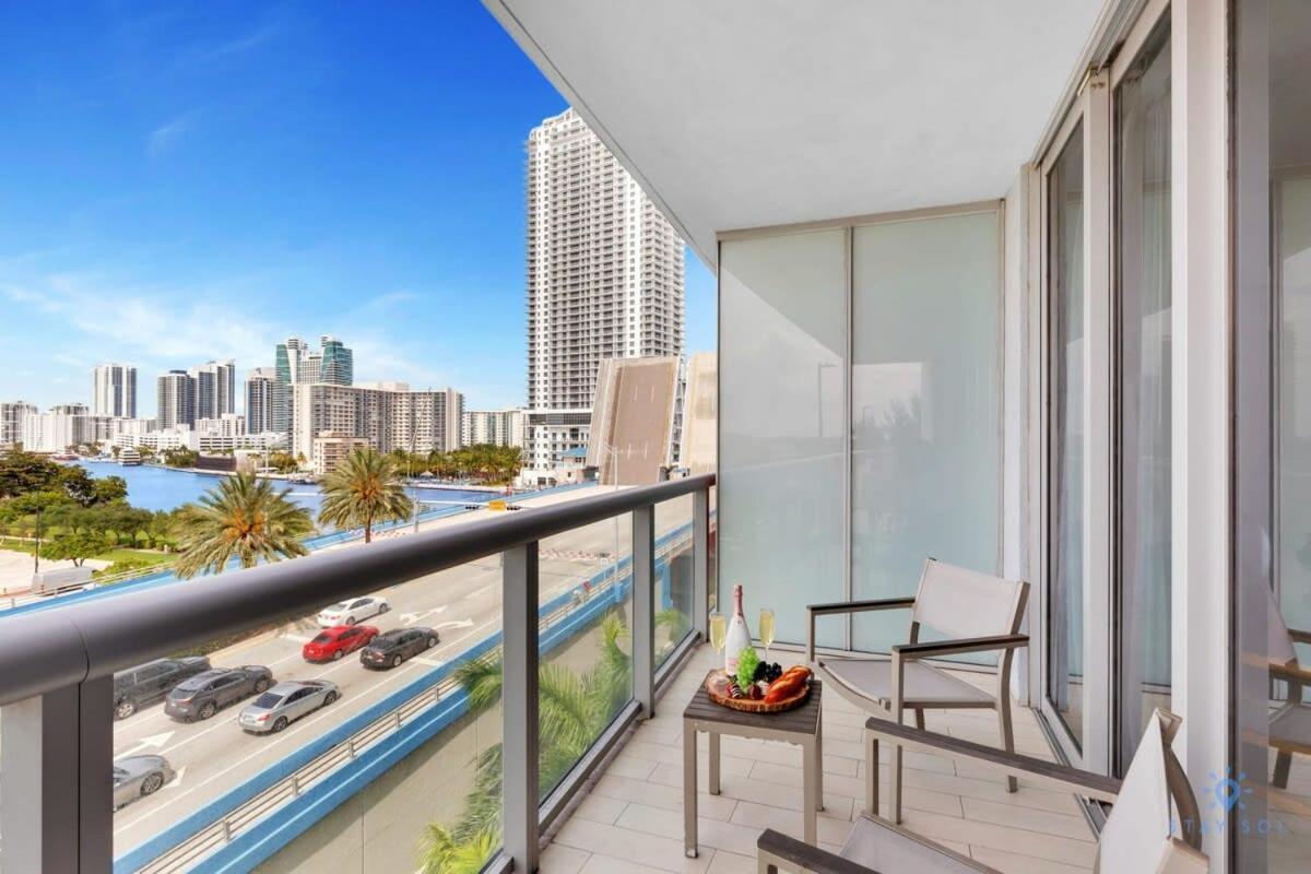 Amazing Pool - Balcony - Gym - Near Beach Apartment Hallandale Beach Exterior photo