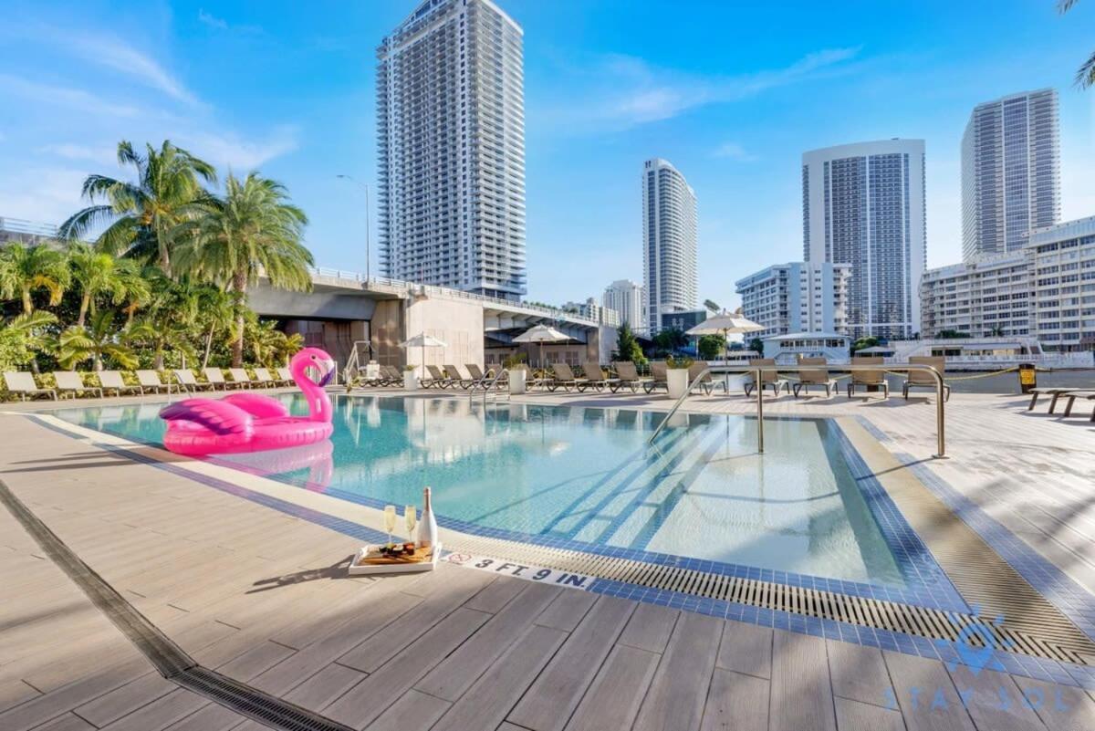 Amazing Pool - Balcony - Gym - Near Beach Apartment Hallandale Beach Exterior photo