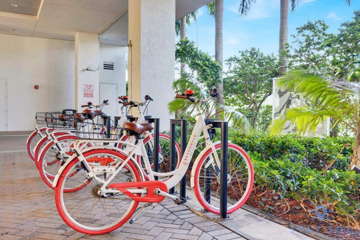 Amazing Pool - Balcony - Gym - Near Beach Apartment Hallandale Beach Exterior photo